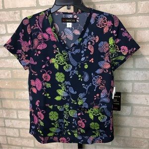 NWT Koi Basics Paisley Print Short Sleeve V neck Scrub Top